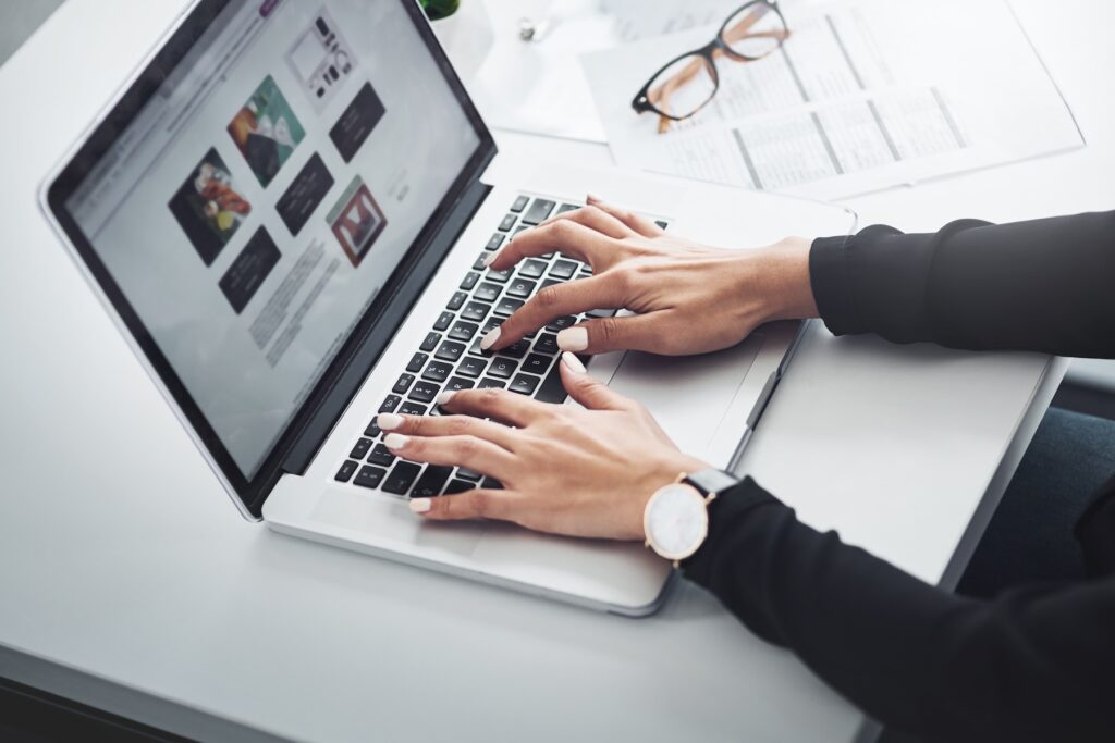 person viewing website on a computer
